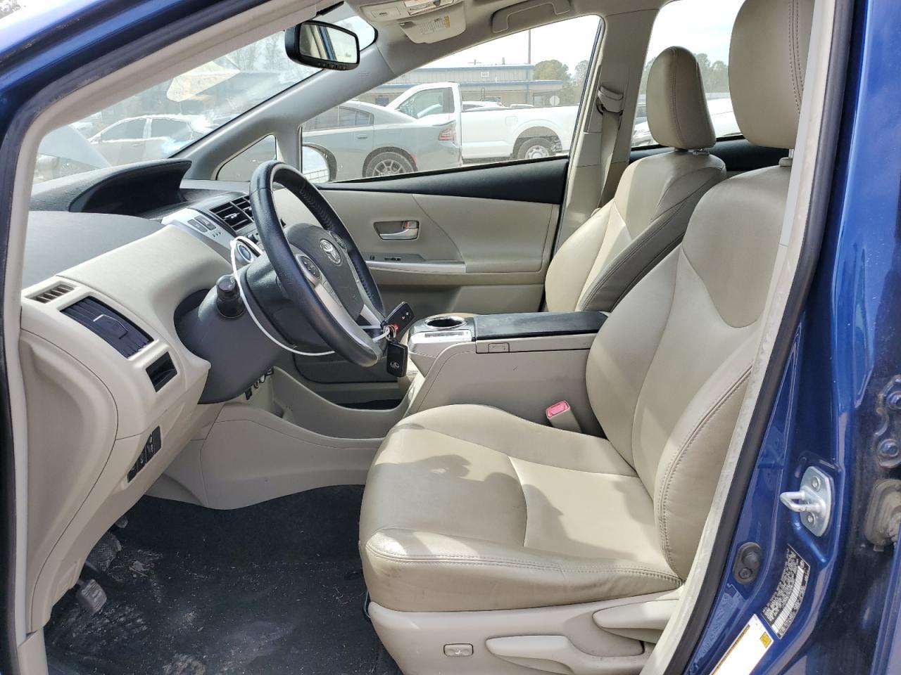 2013 TOYOTA PRIUS V - Image 7