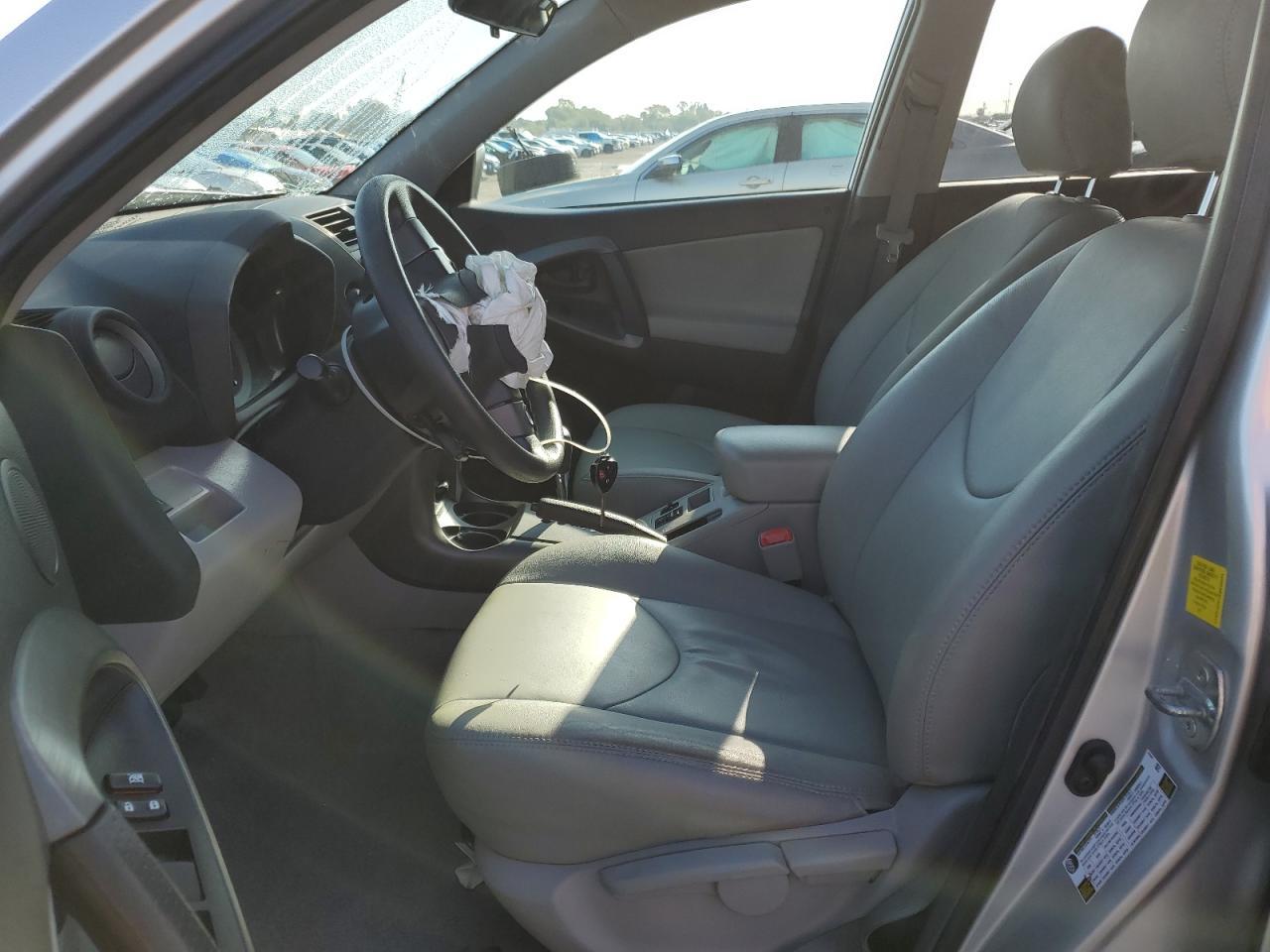 2011 TOYOTA RAV4 - Image 7