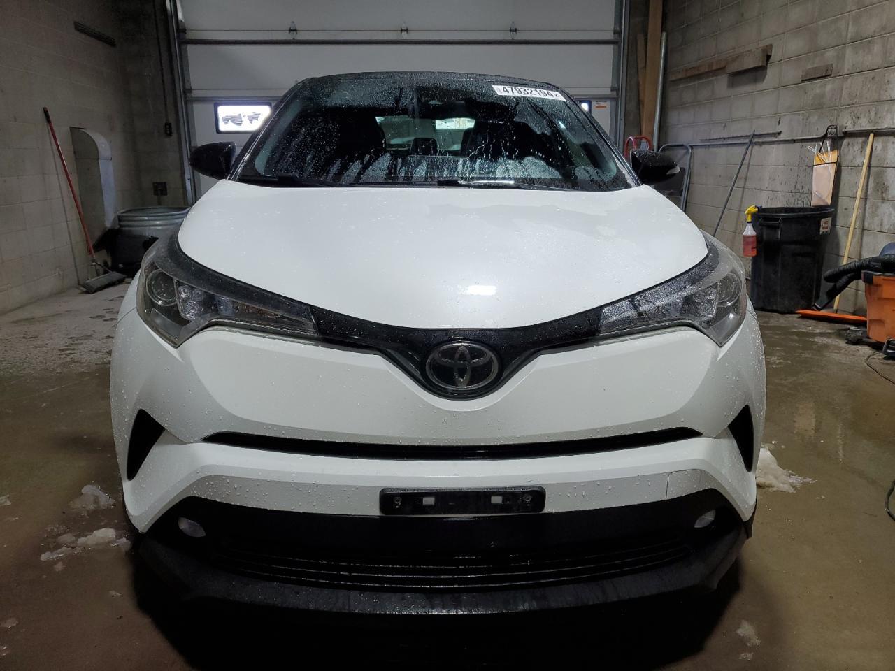 2019 TOYOTA C-HR XLE - Фото 5
