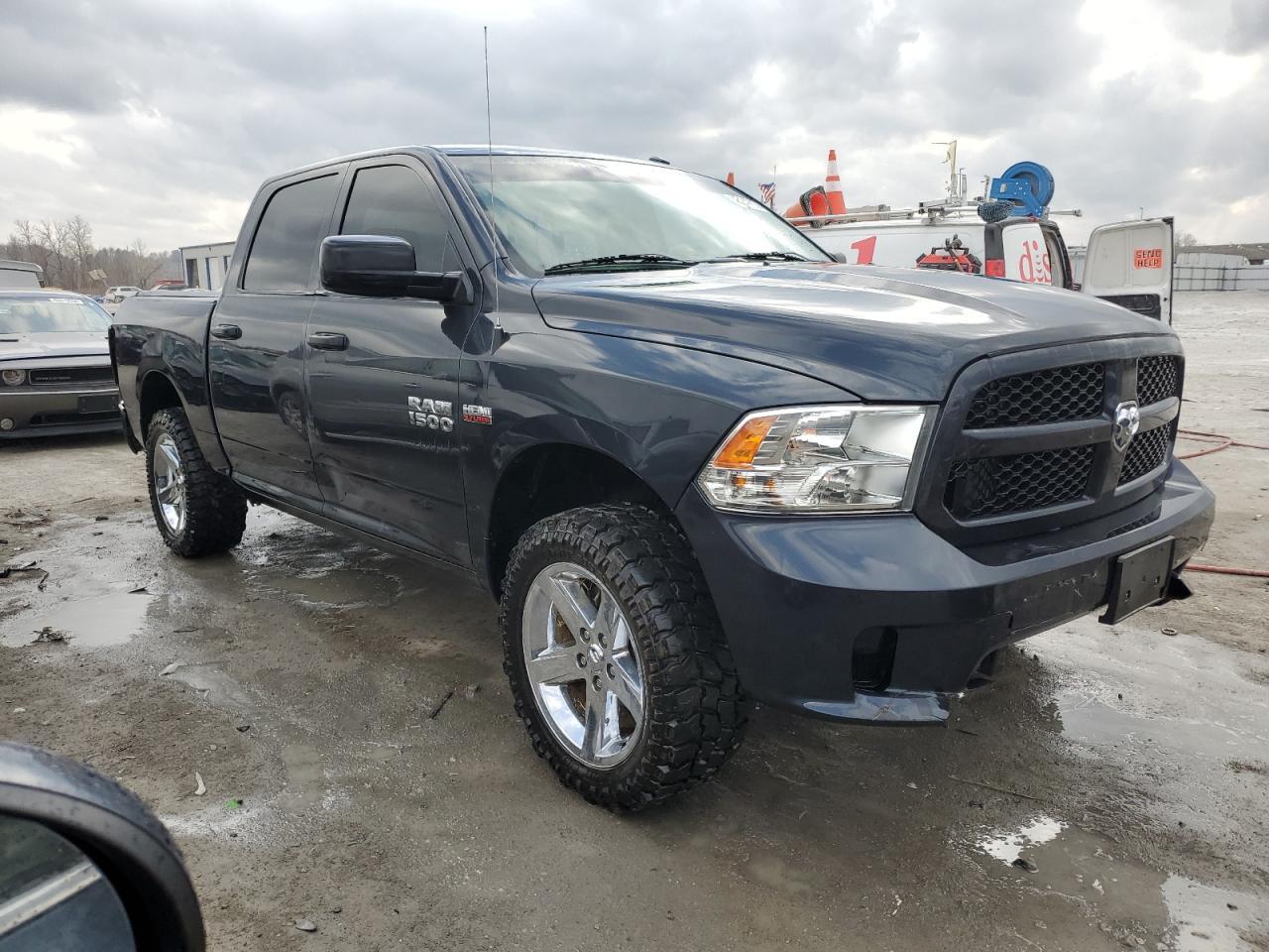 2017 RAM 1500 ST - Image 4