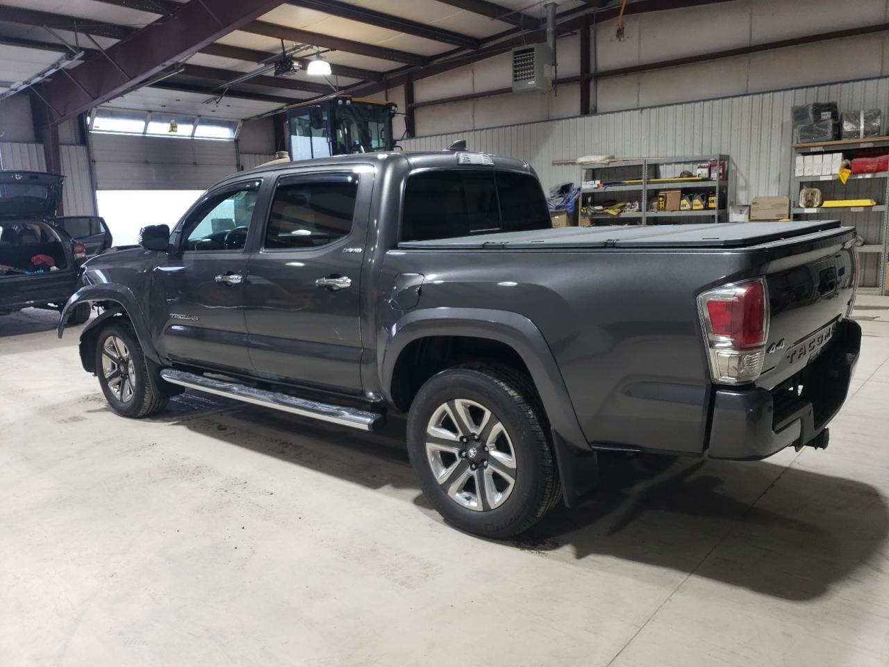 2017 TOYOTA TACOMA DOU - Фото 2