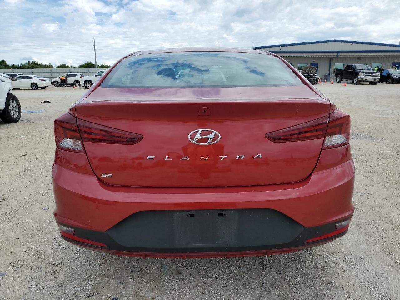 2019 HYUNDAI ELANTRA SE - Фото 6