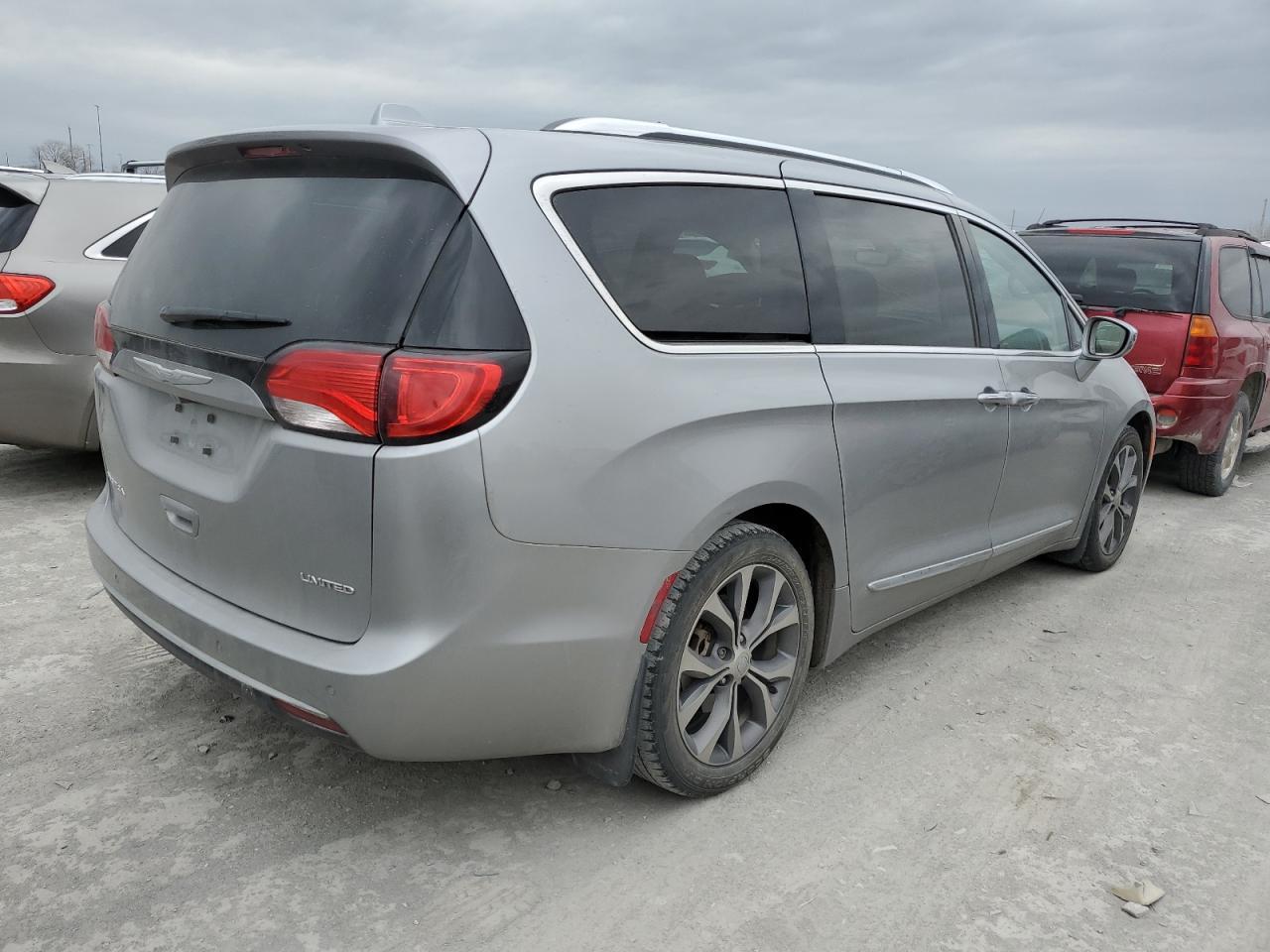 2017 CHRYSLER PACIFICA L - Image 3