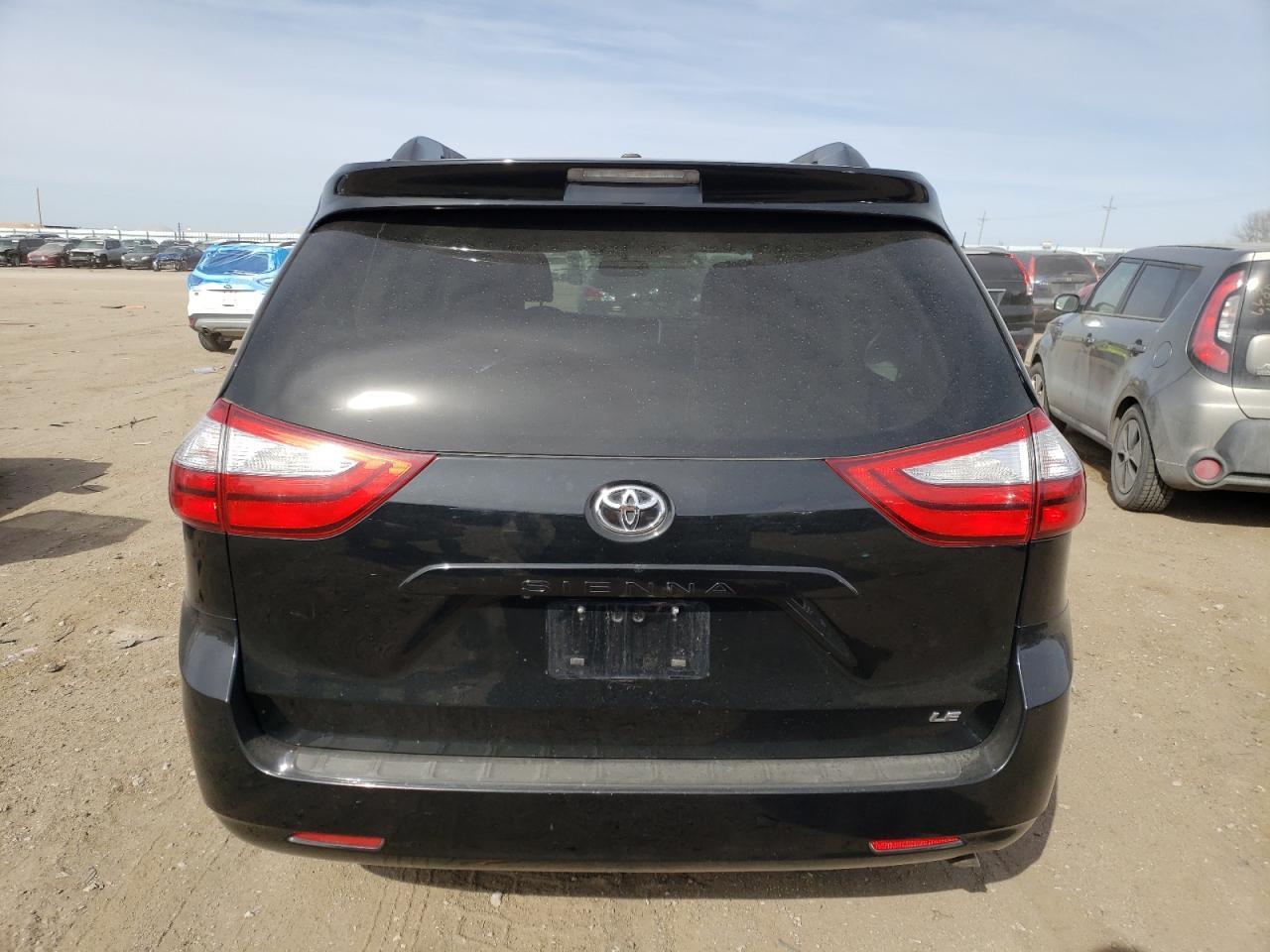 2015 TOYOTA SIENNA LE - Фото 6