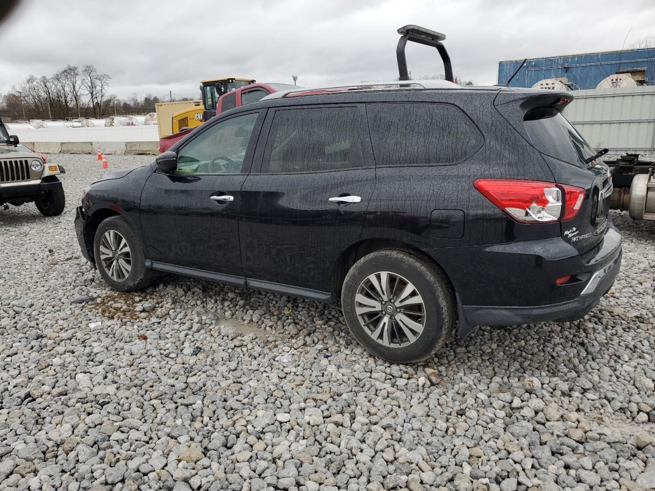 2017 NISSAN PATHFINDER - Фото 2