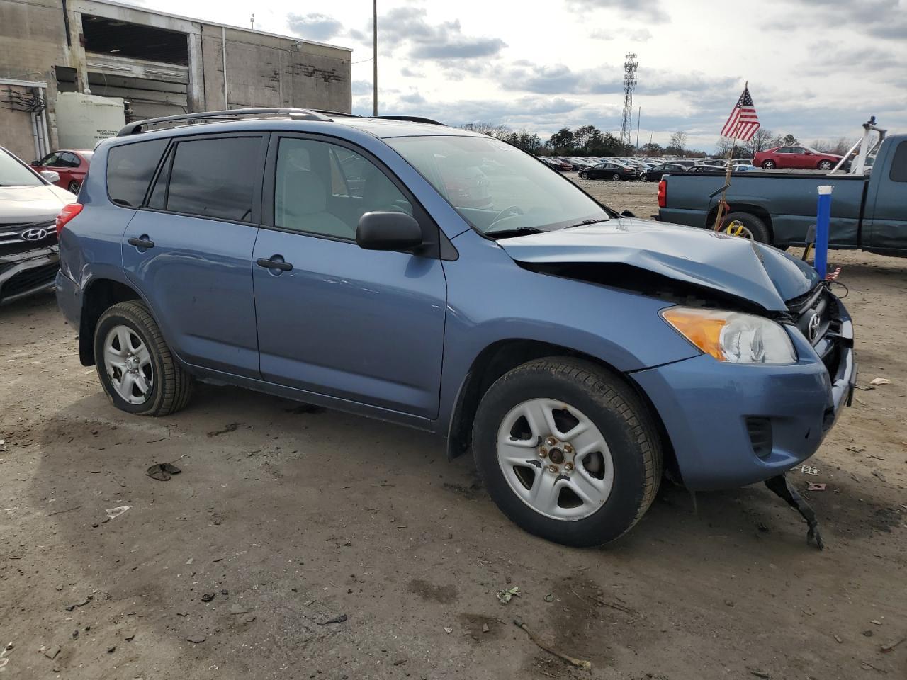 2011 TOYOTA RAV4 - Image 4