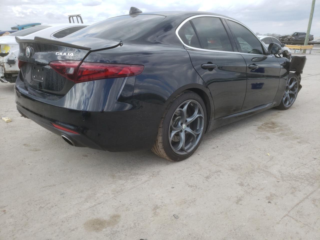 2017 ALFA ROMEO GIULIA TI - Фото 3