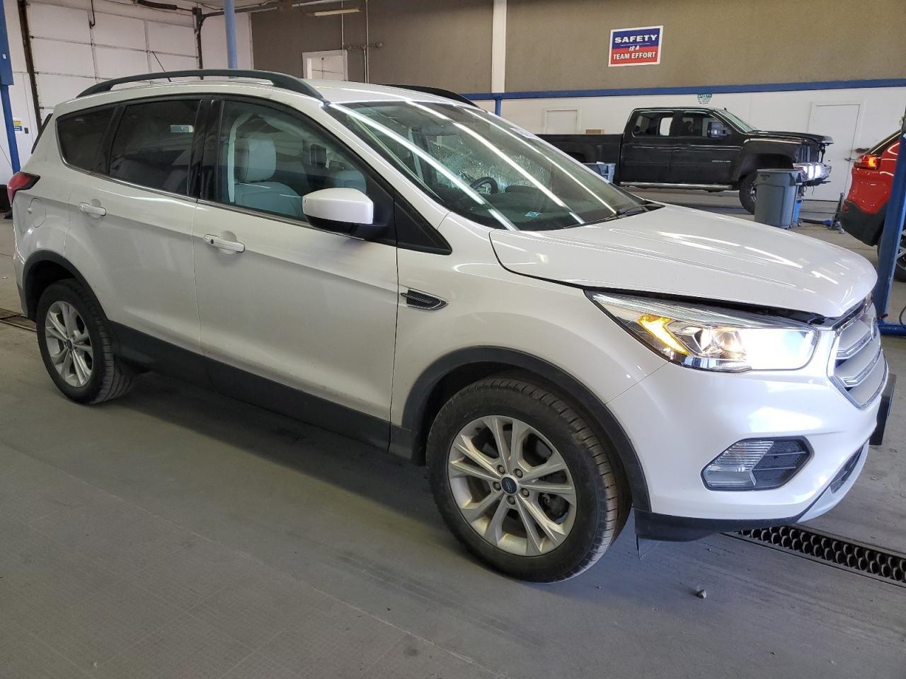 2019 FORD ESCAPE SEL - Фото 4