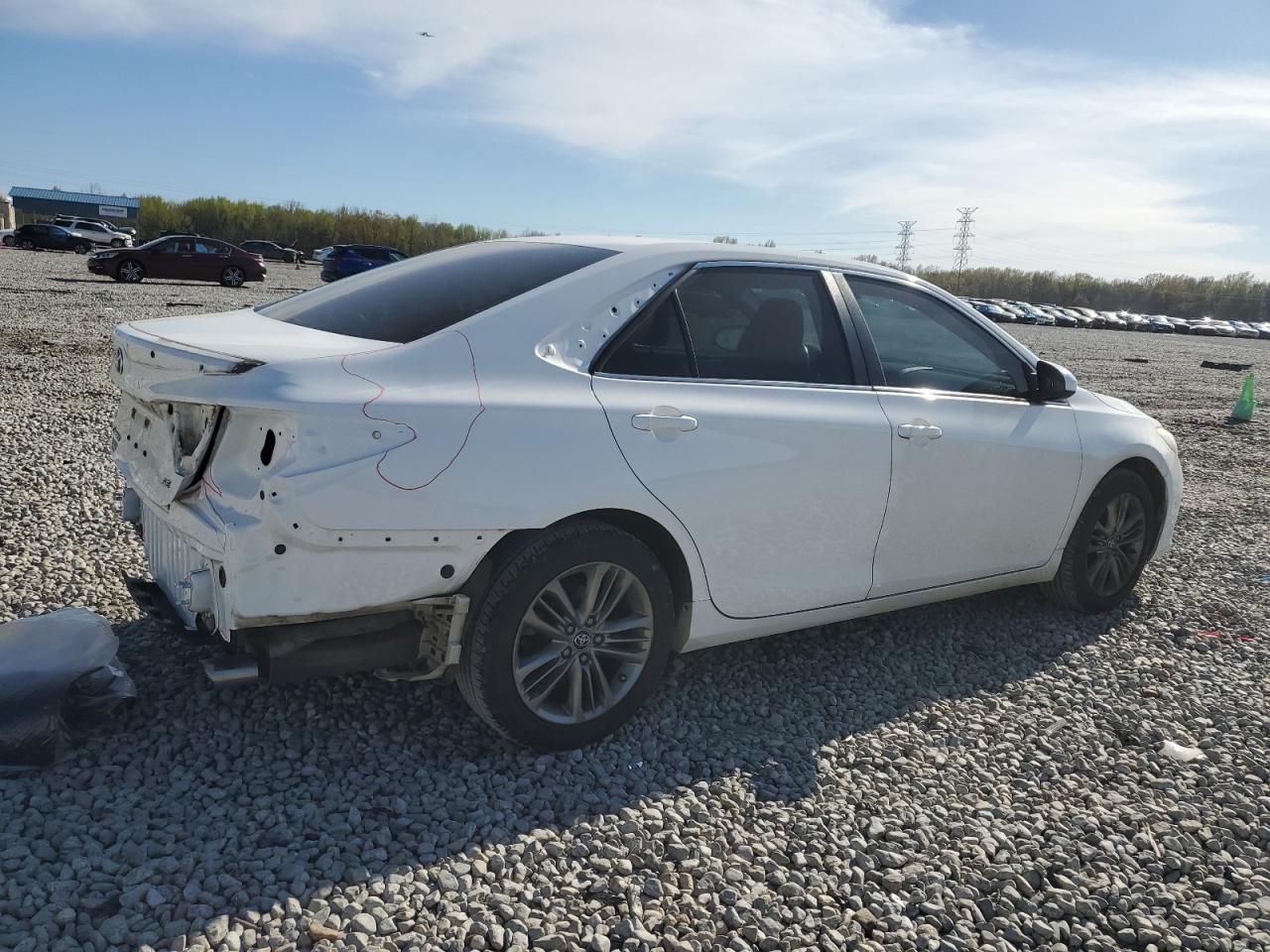 2017 TOYOTA CAMRY LE - Фото 3