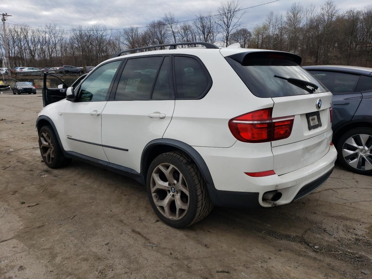 2012 BMW X5 XDRIVE3 - Image 2
