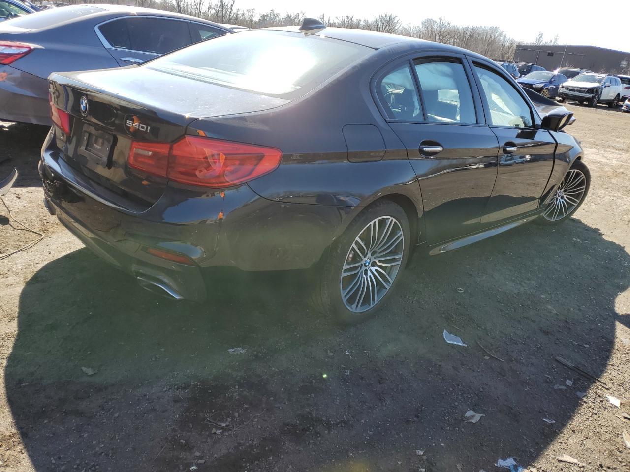 2017 BMW 540 XI - Фото 3