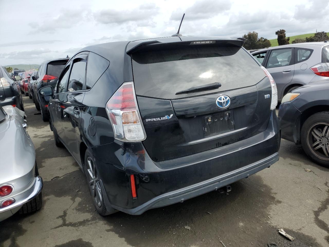 2015 TOYOTA PRIUS V - Фото 2