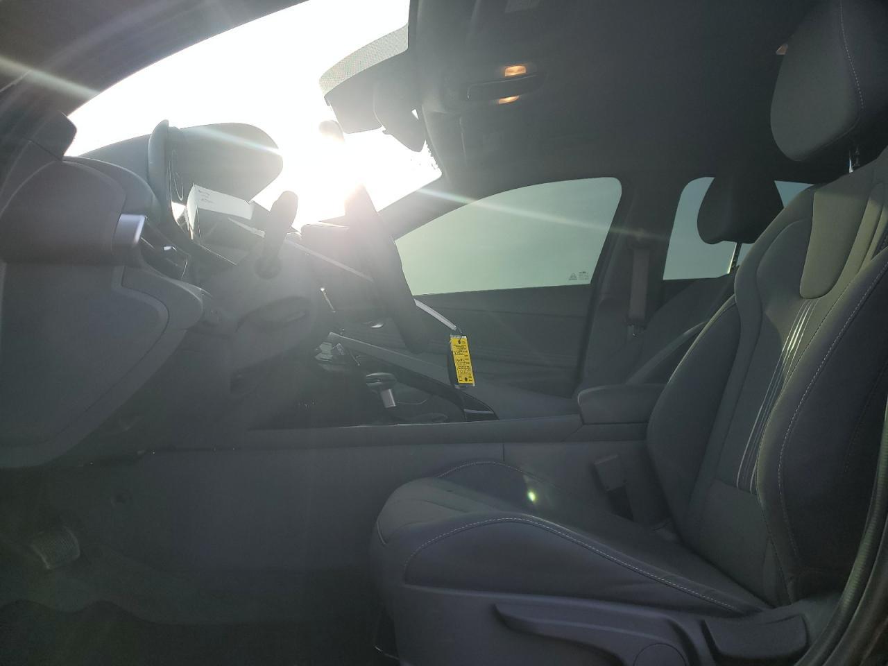 2023 HYUNDAI ELANTRA SE - Image 7