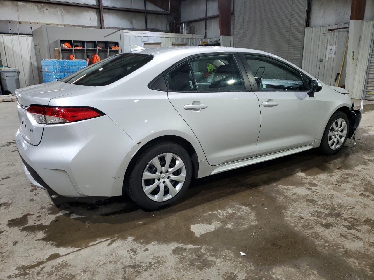 2021 TOYOTA COROLLA LE - Фото 3
