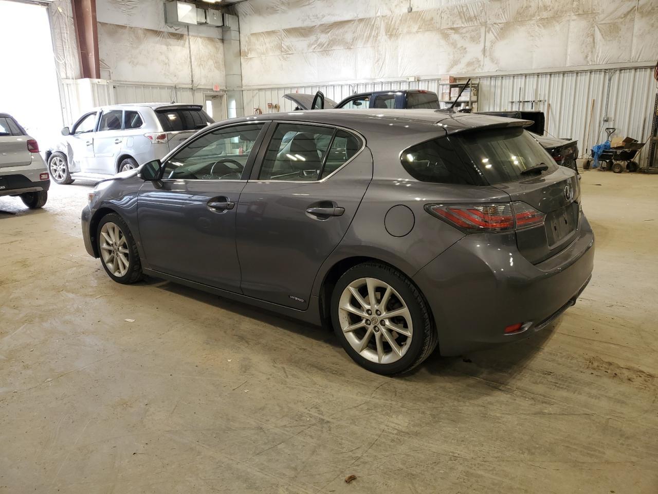2013 LEXUS CT 200 - Image 2