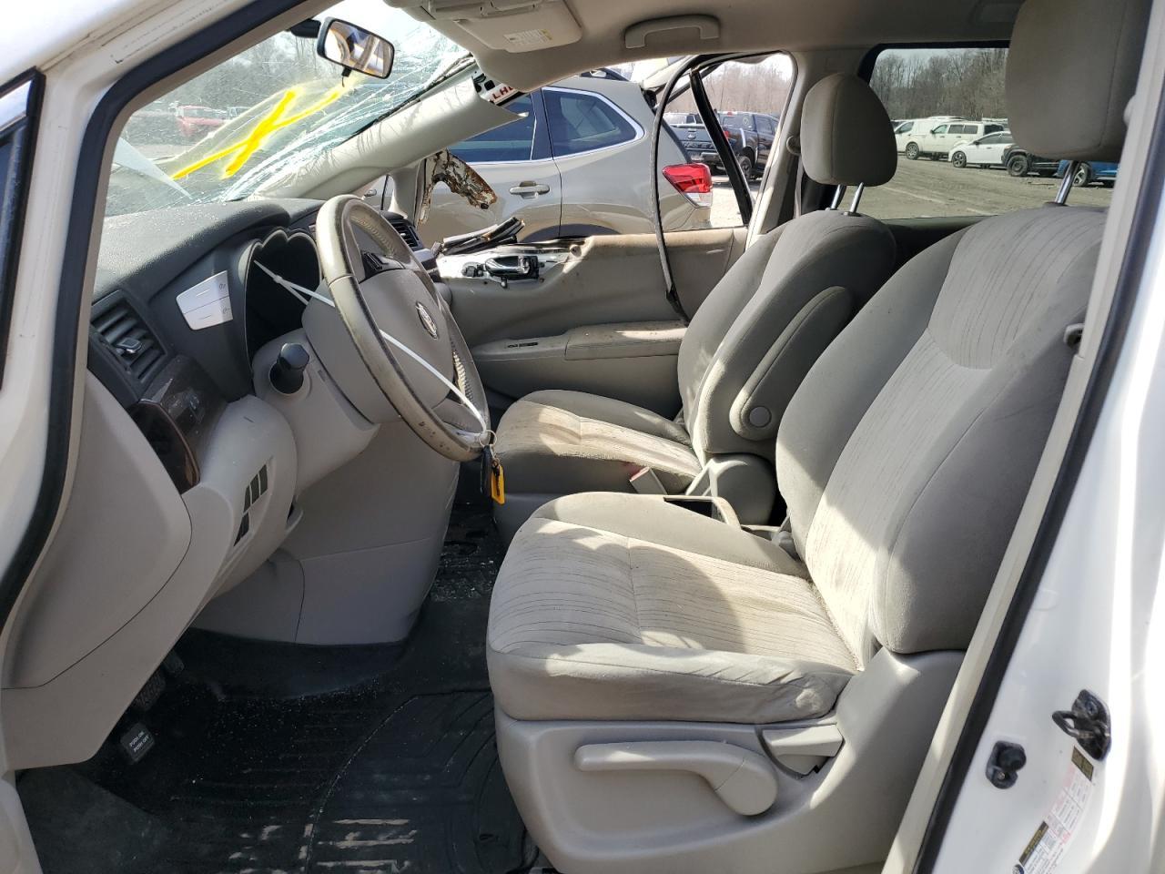 2013 NISSAN QUEST S - Фото 7