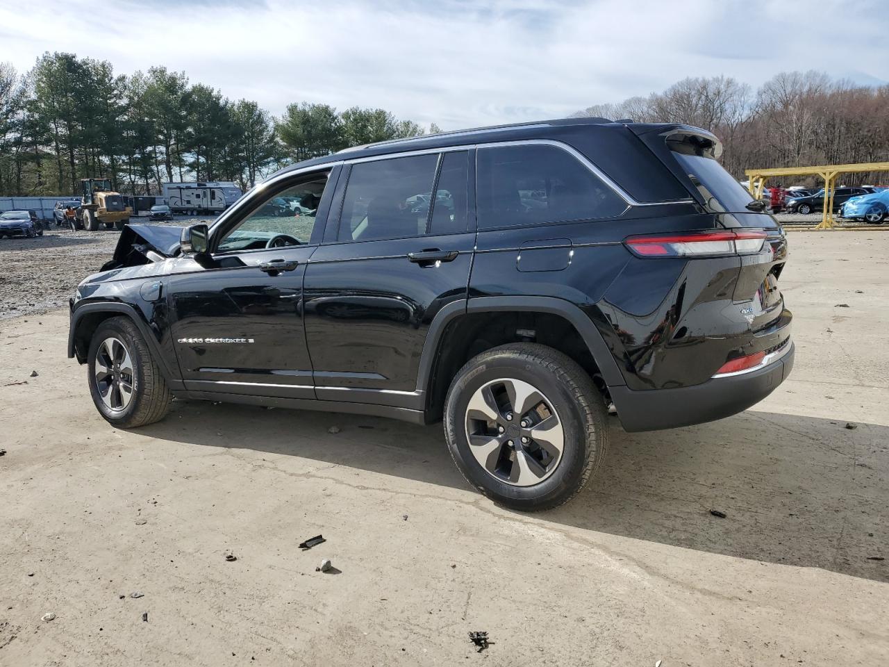 2024 JEEP GRAND CHER - Image 2