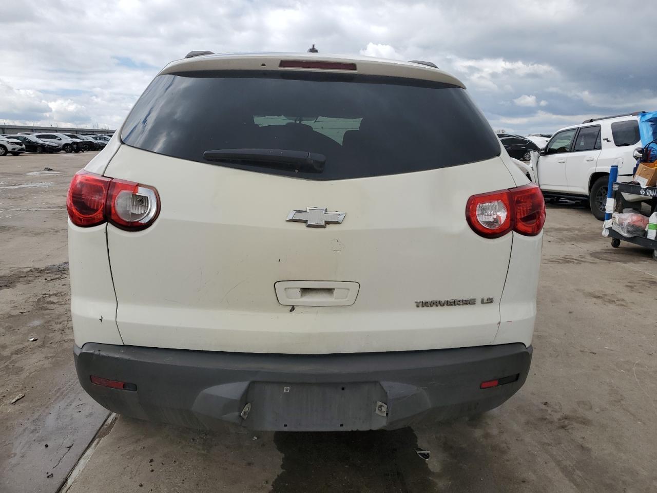 2012 CHEVROLET TRAVERSE L - Image 6