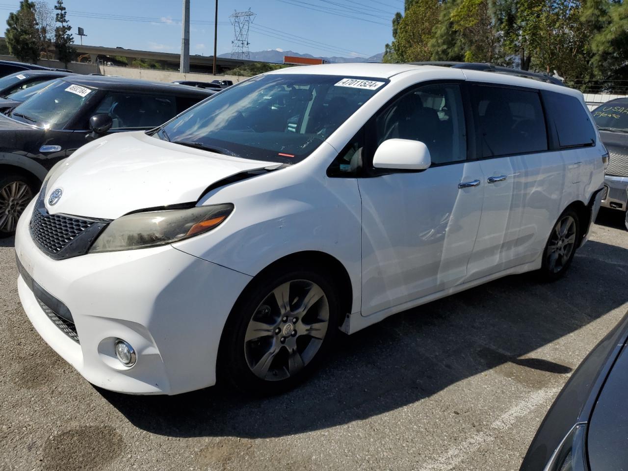 2015 TOYOTA SIENNA SPO