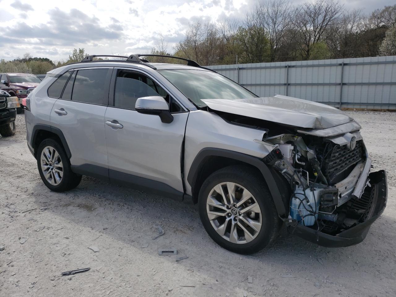 2019 TOYOTA RAV4 XLE P - Image 4