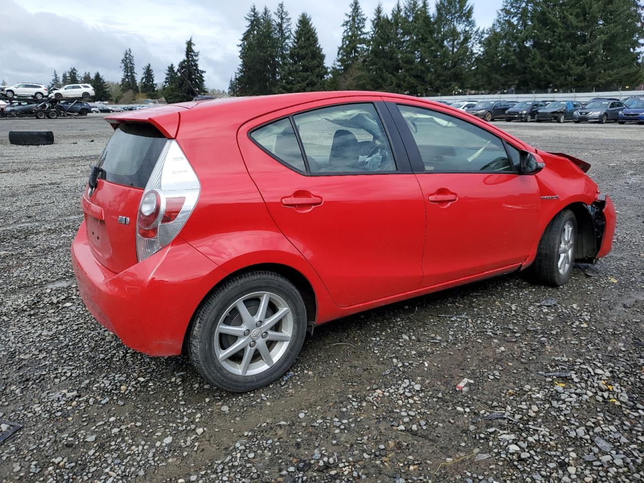 2013 TOYOTA PRIUS C - Фото 3