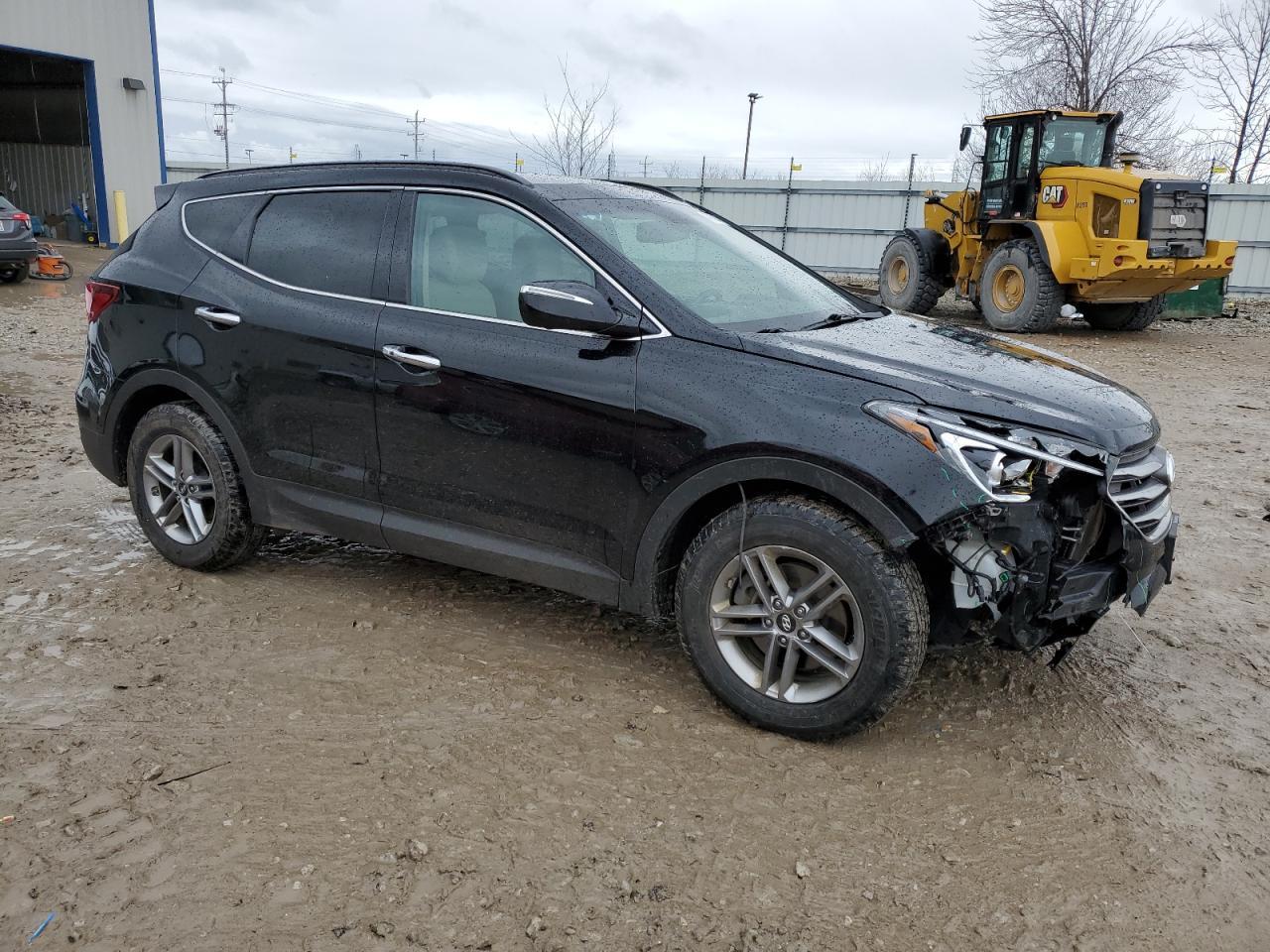 2017 HYUNDAI SANTA FE S - Image 4