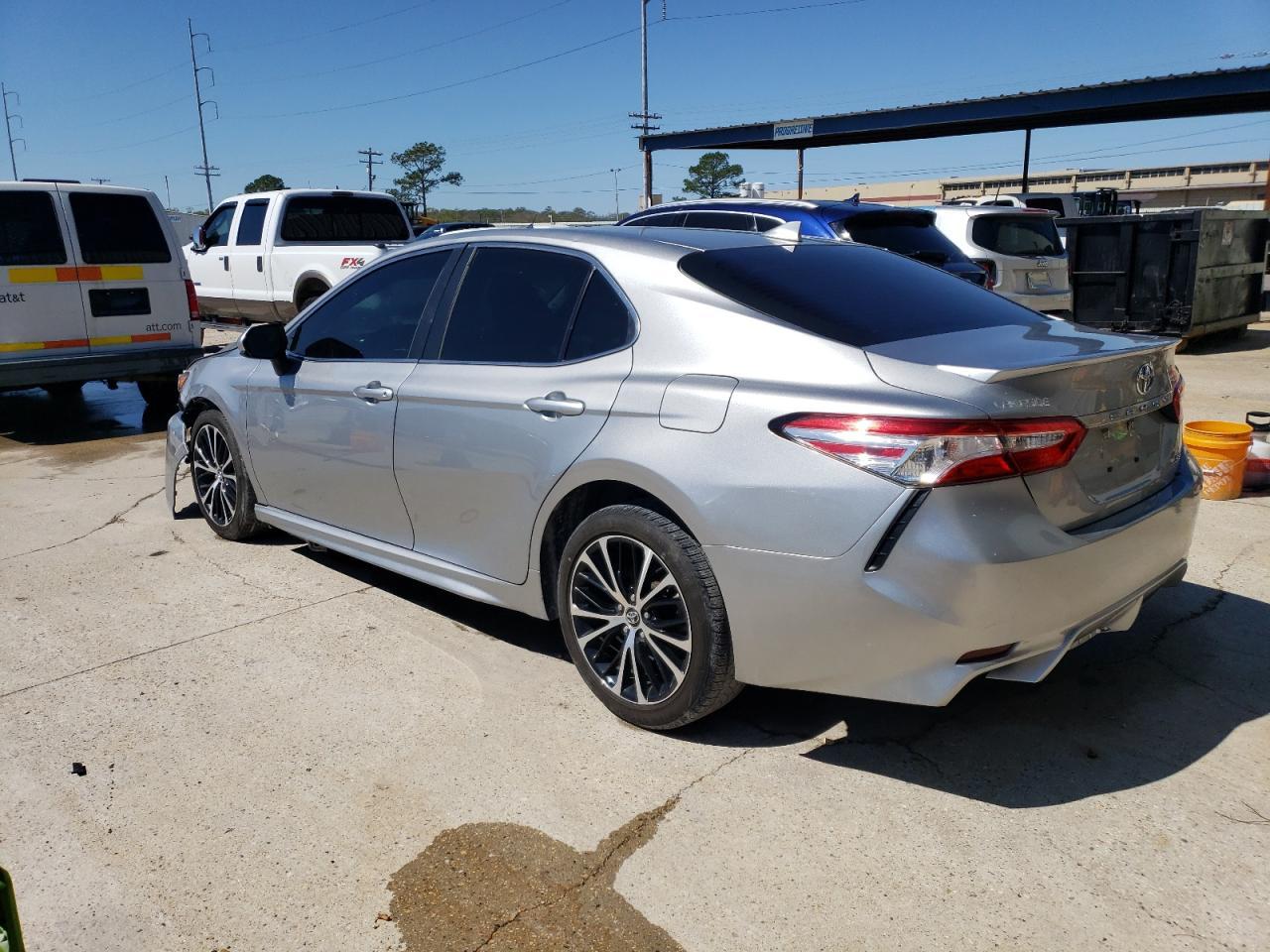 2020 TOYOTA CAMRY SE - Image 2