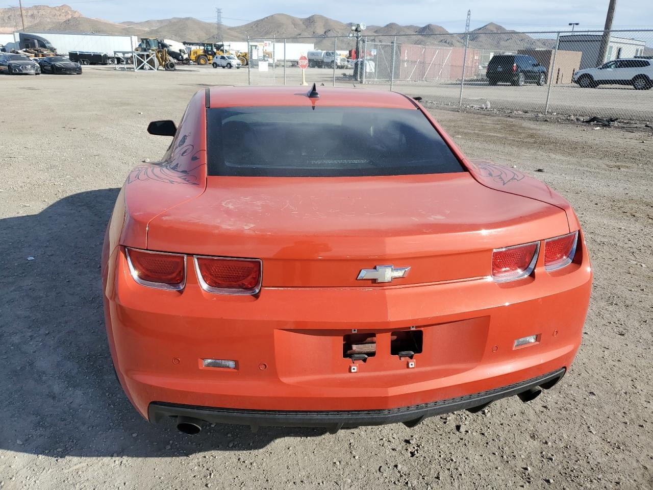 2011 CHEVROLET CAMARO LT - Фото 6