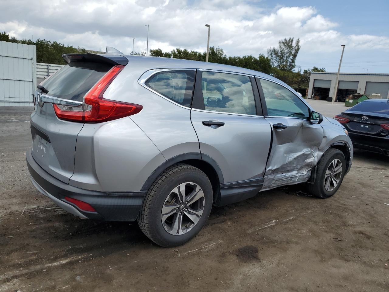 2017 HONDA CR-V LX - Фото 3