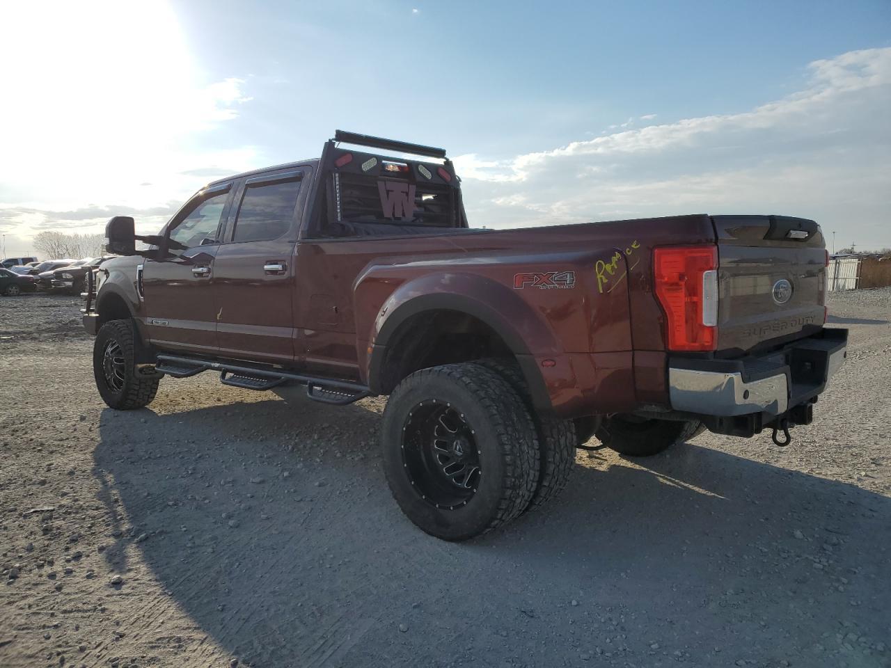 2017 FORD F350 SUPER - Image 2