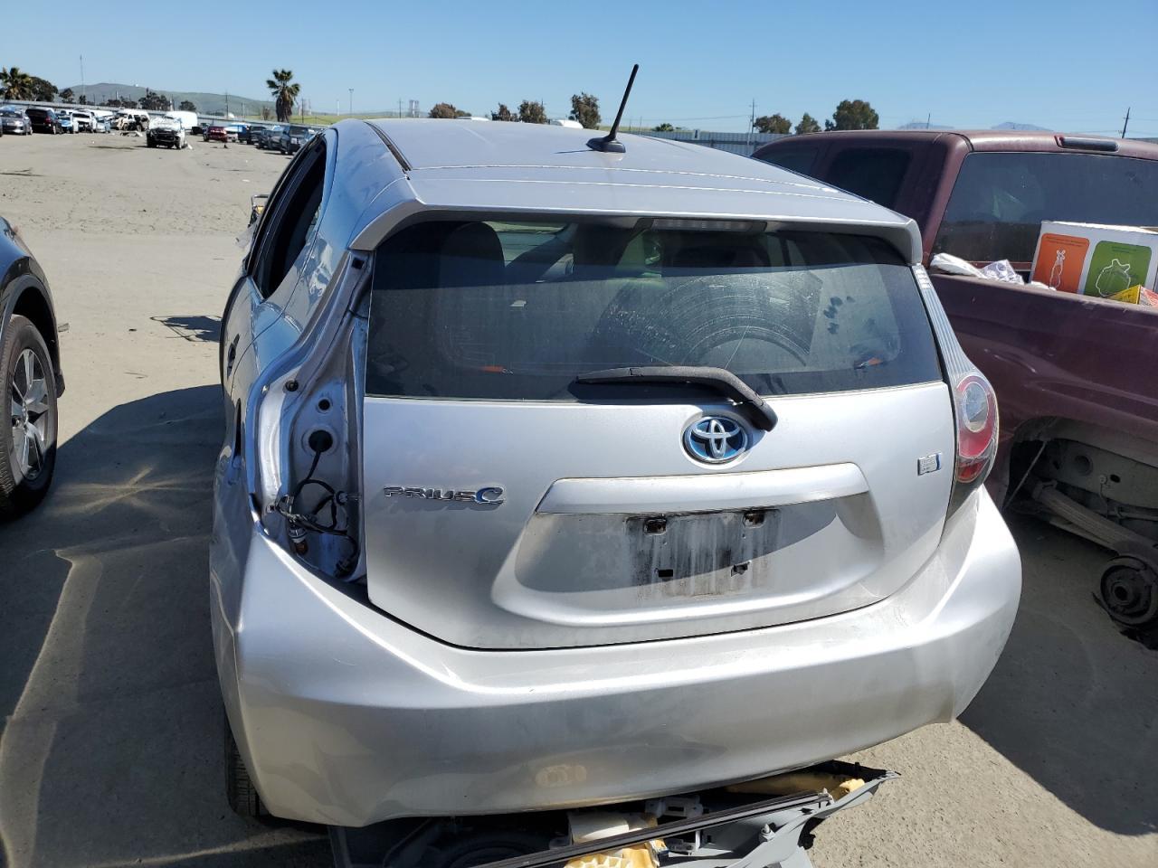 2013 TOYOTA PRIUS C - Image 6