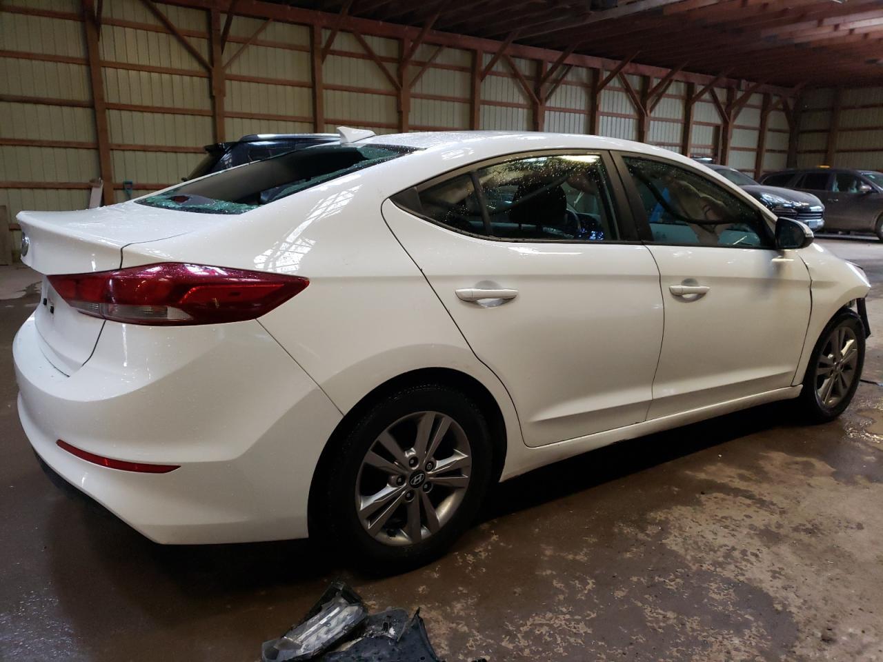 2017 HYUNDAI ELANTRA SE - Фото 3