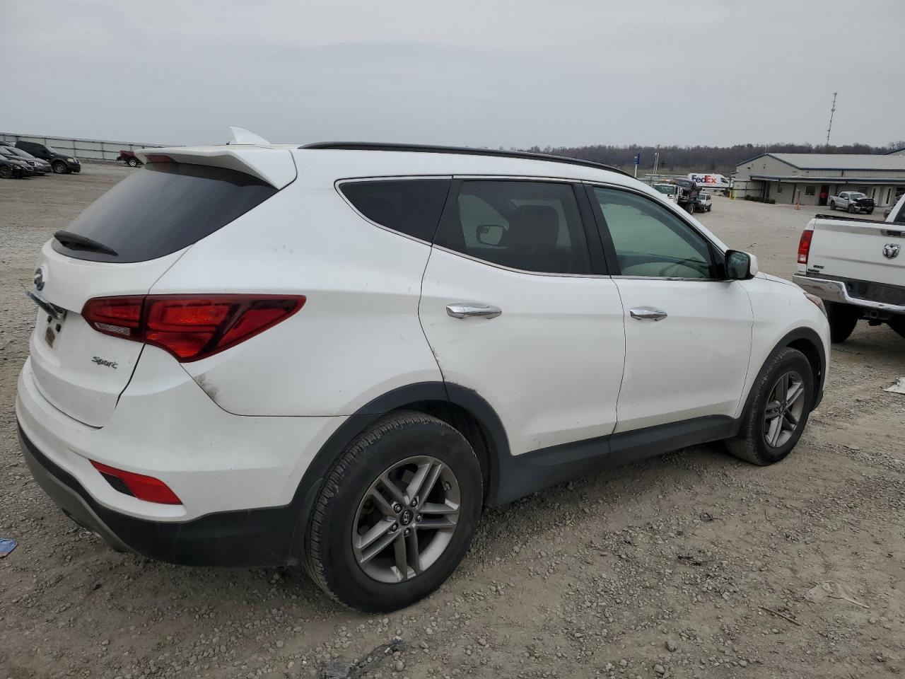 2017 HYUNDAI SANTA FE S - Image 3