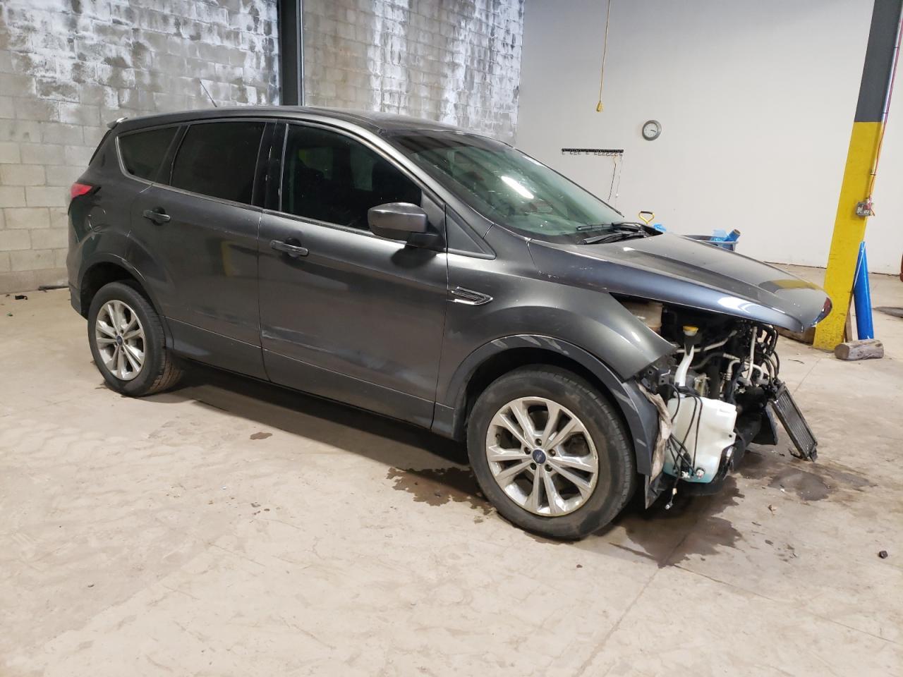 2017 FORD ESCAPE SE - Фото 4