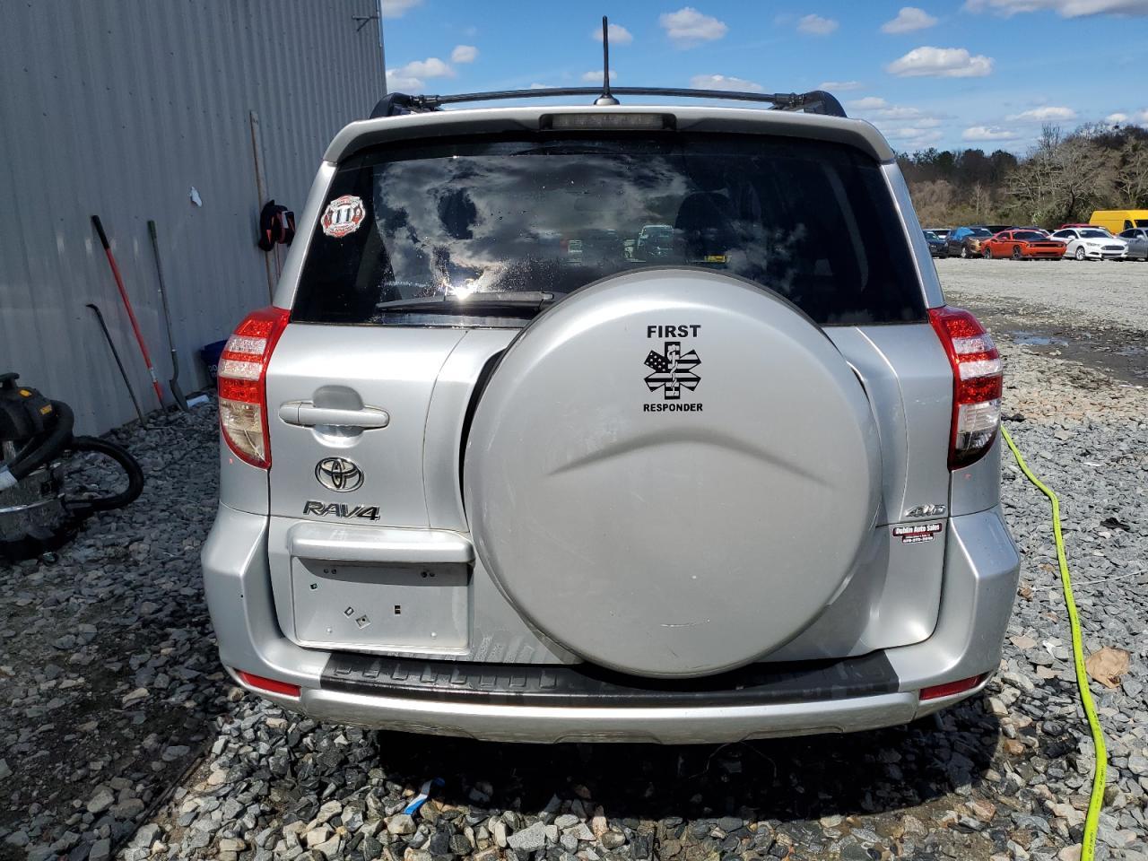 2011 TOYOTA RAV4 - Image 6