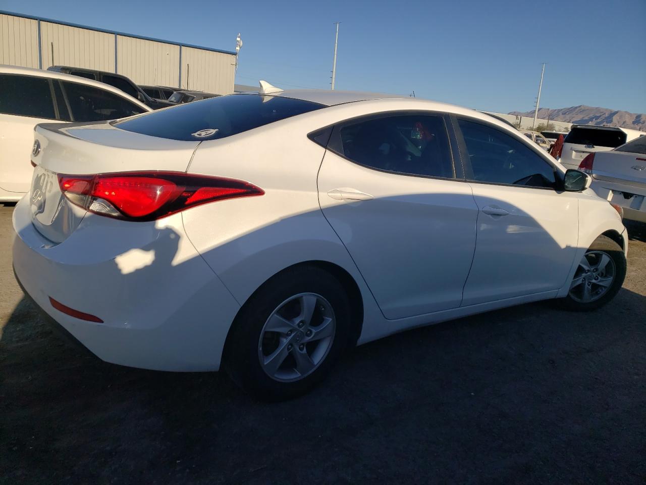 2015 HYUNDAI ELANTRA SE - Фото 3