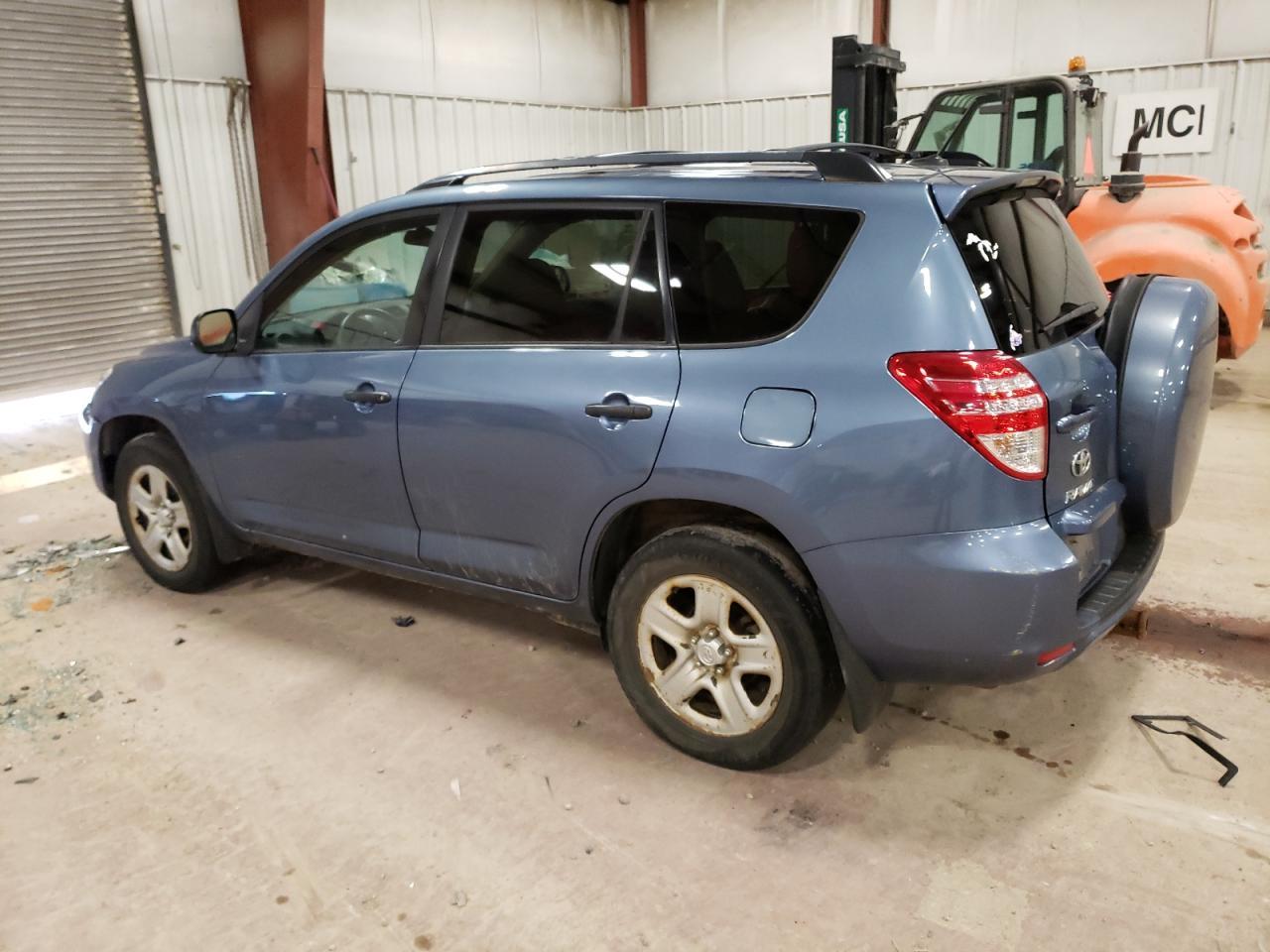 2011 TOYOTA RAV4 - Фото 2