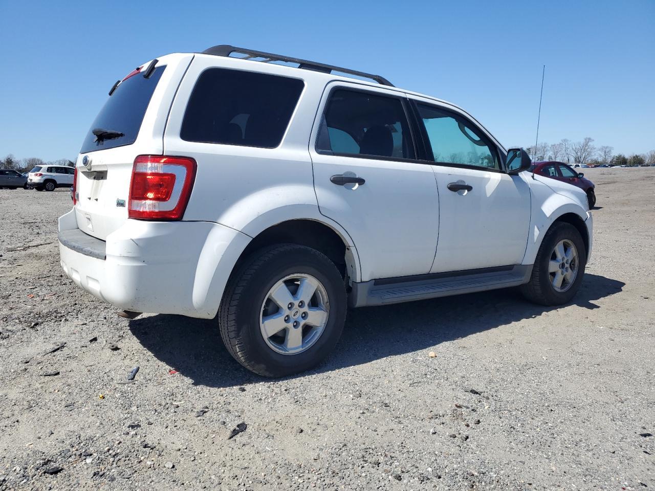 2010 FORD ESCAPE XLT - Фото 3