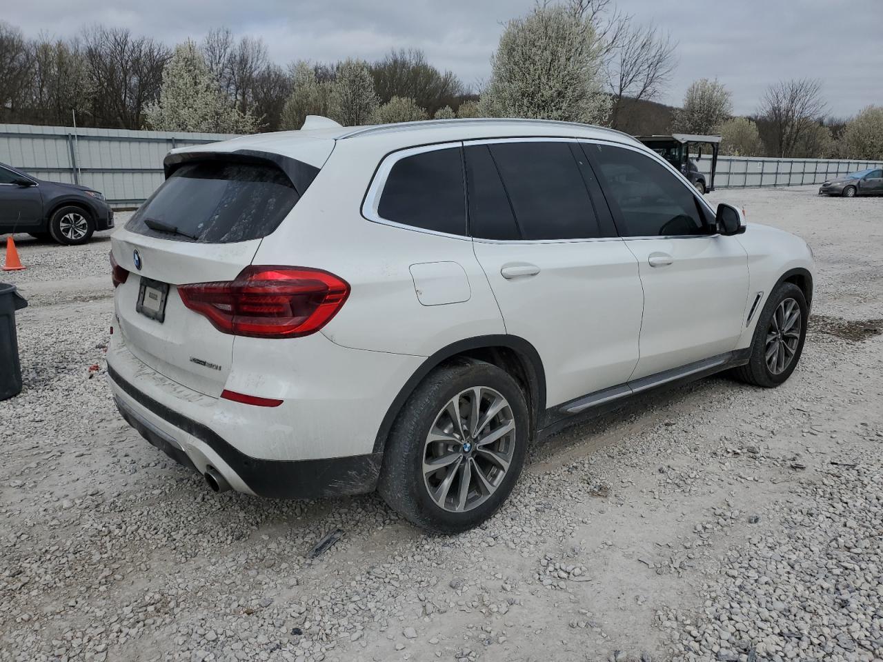 2019 BMW X3 XDRIVE3 - Image 3