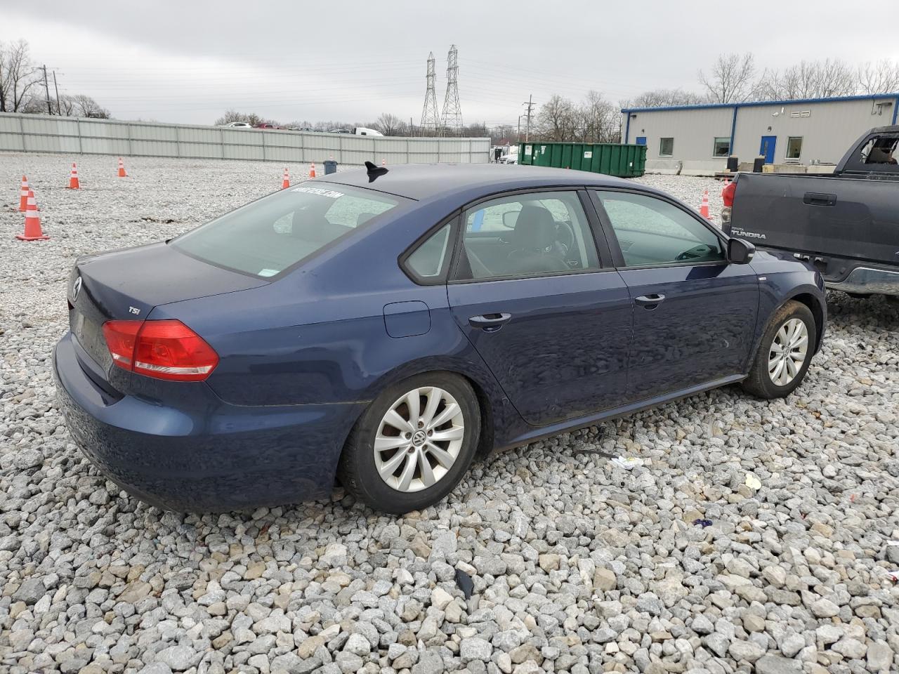 2014 VOLKSWAGEN PASSAT S - Фото 3