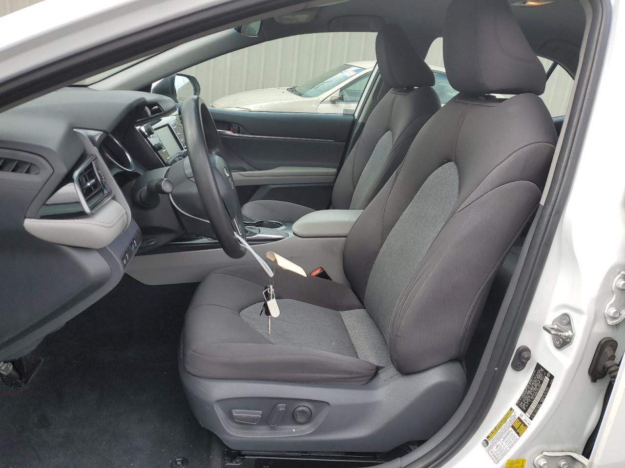 2019 TOYOTA CAMRY L - Фото 7