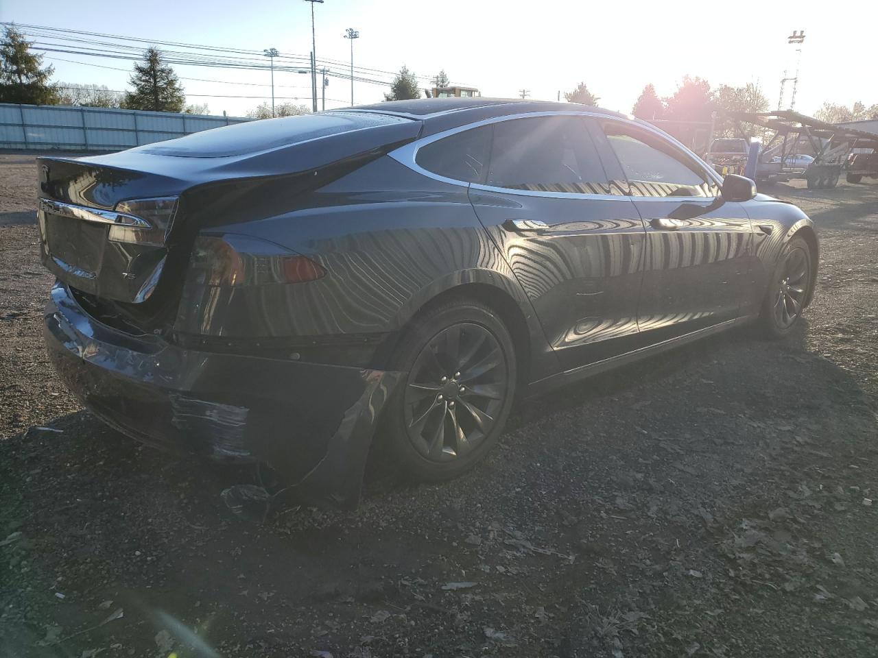 2017 TESLA MODEL S - Фото 3