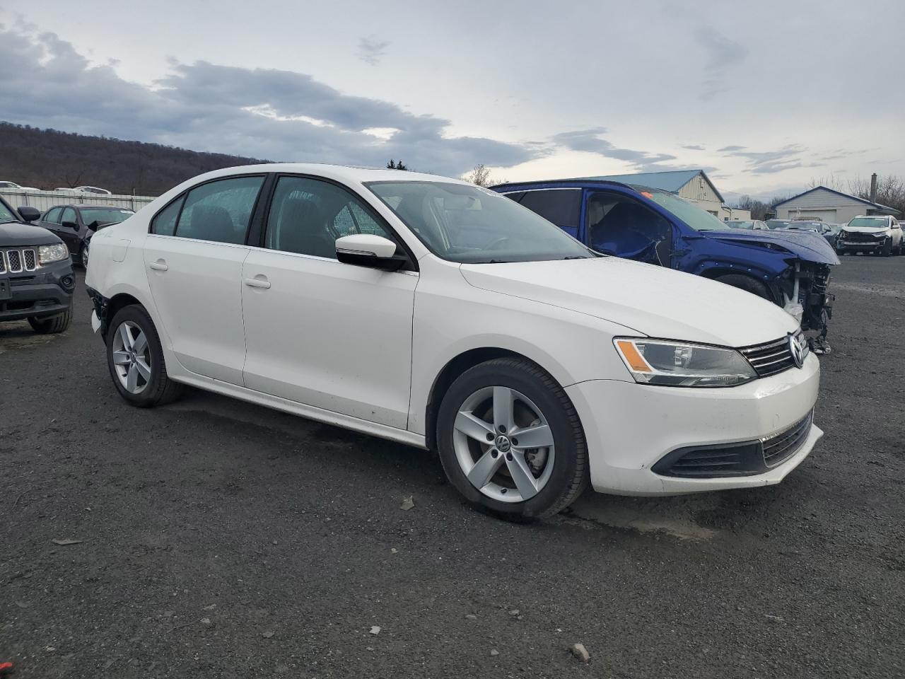 2013 VOLKSWAGEN JETTA TDI - Image 4