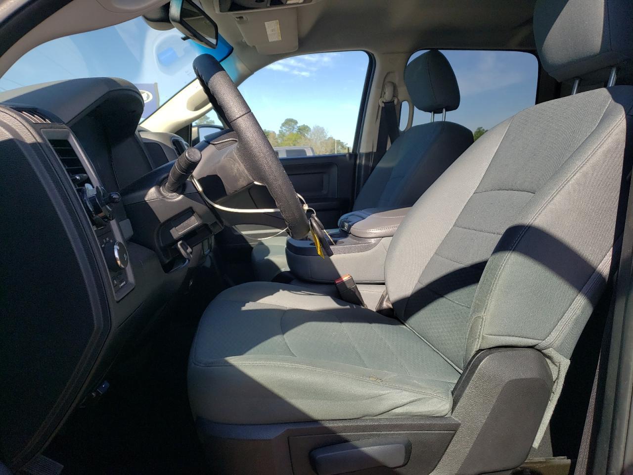 2014 RAM 1500 ST - Image 7