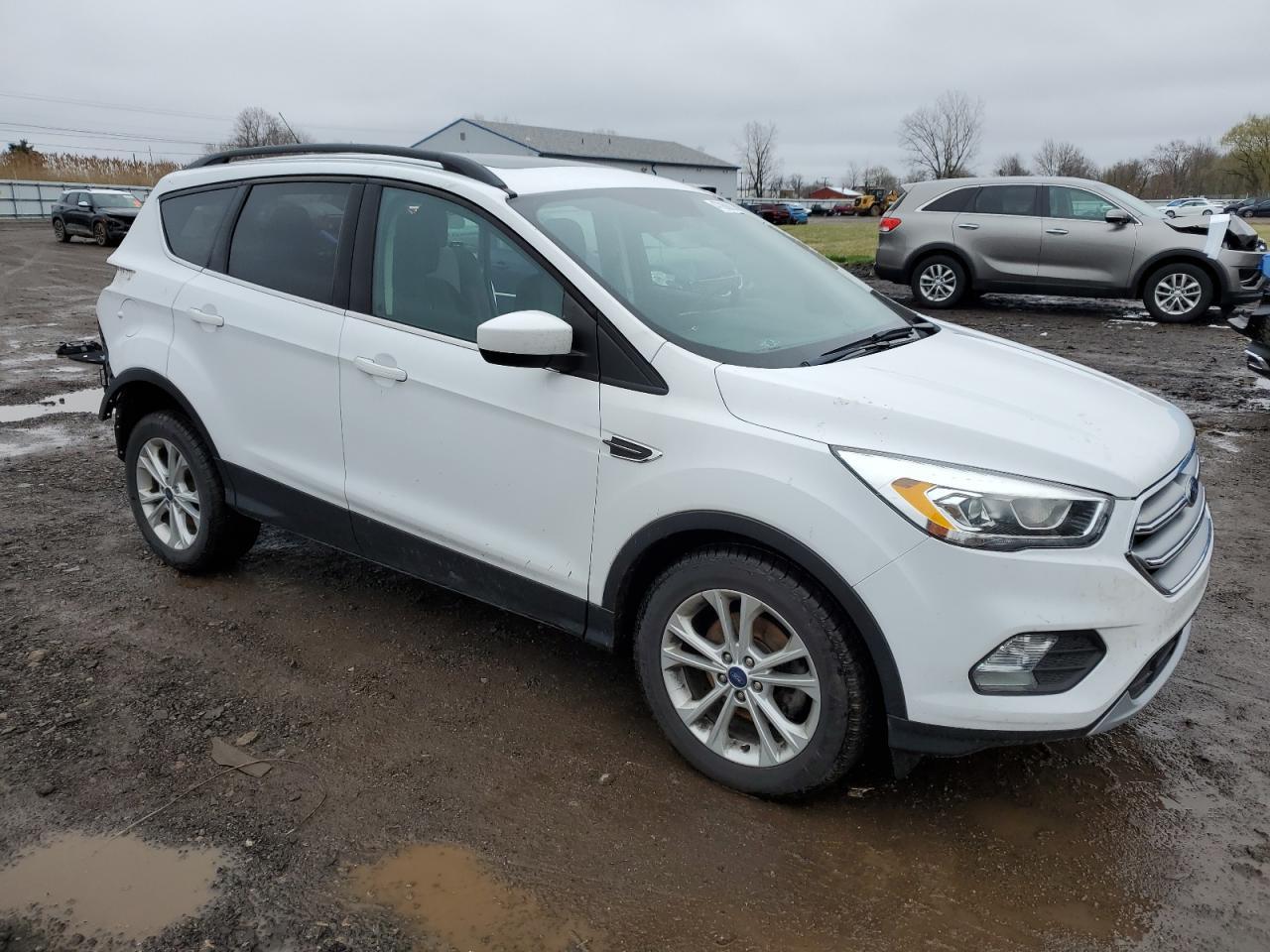 2017 FORD ESCAPE SE - Фото 4
