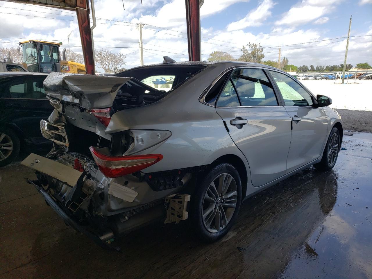 2017 TOYOTA CAMRY LE - Image 3