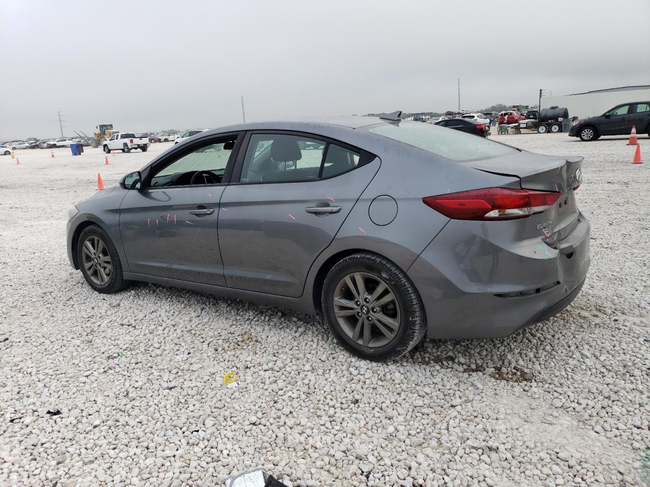 2018 HYUNDAI ELANTRA SE - Фото 2