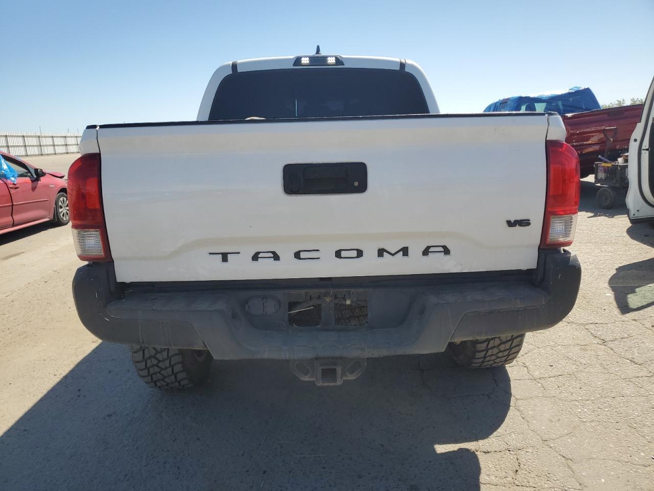 2017 TOYOTA TACOMA DOU - Фото 6