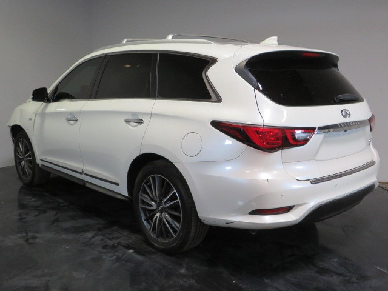 2019 INFINITI QX60 LUXE - Image 3