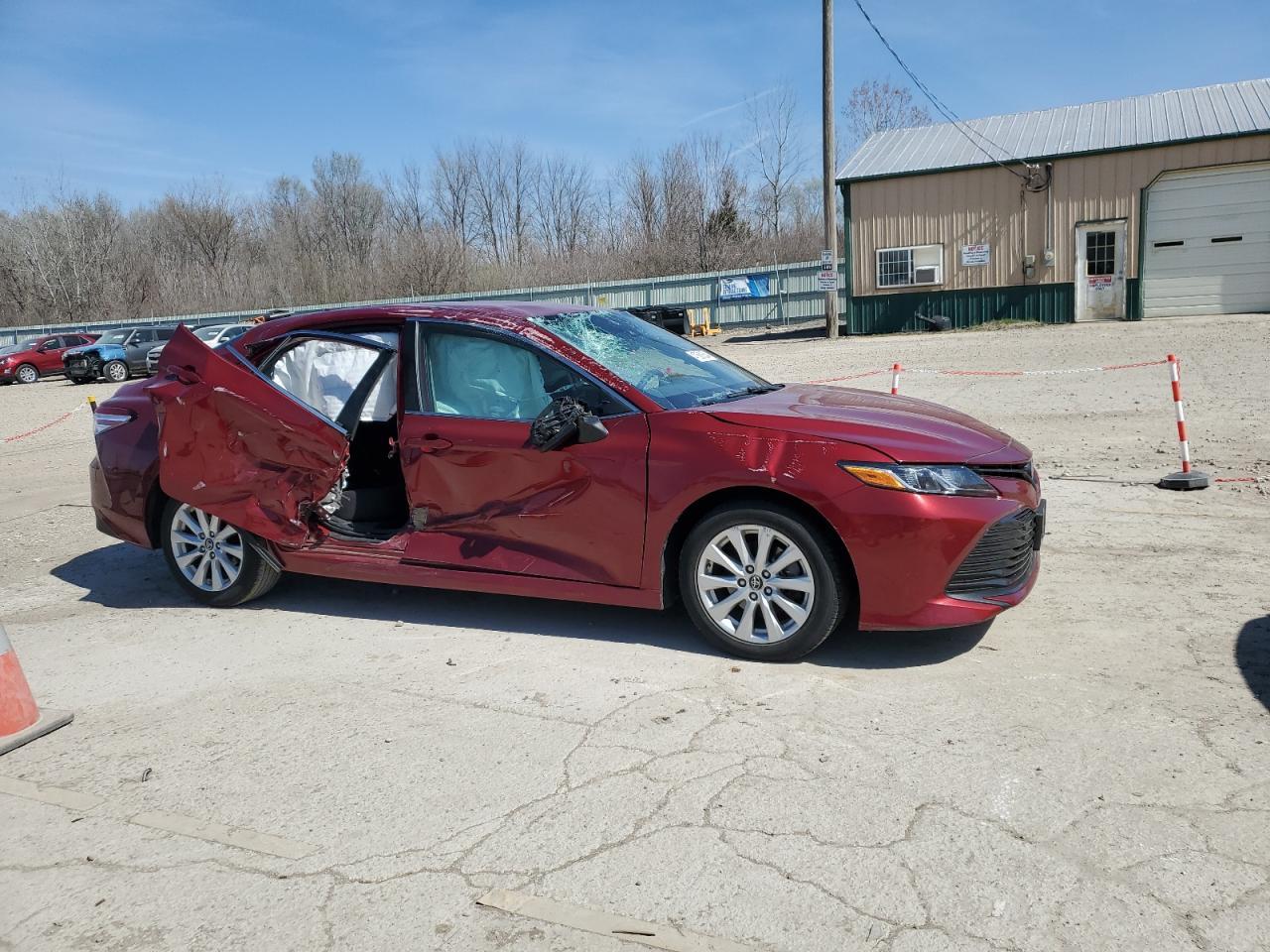2019 TOYOTA CAMRY L - Фото 4